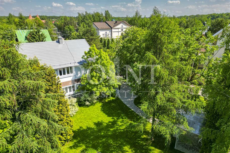 3-этажный коттедж 400 м² с отделкой