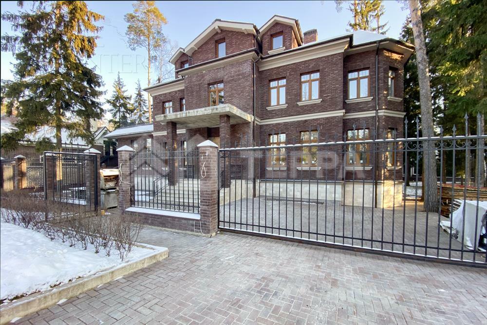 2-этажный коттедж 500 м² без отделки