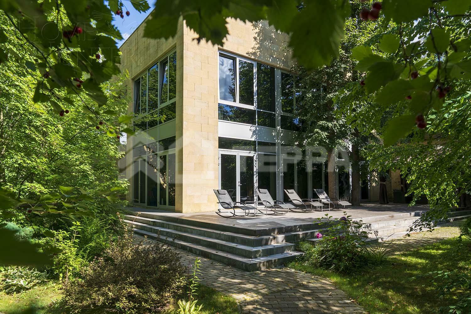 2-этажный коттедж 1 518 м² с отделкой