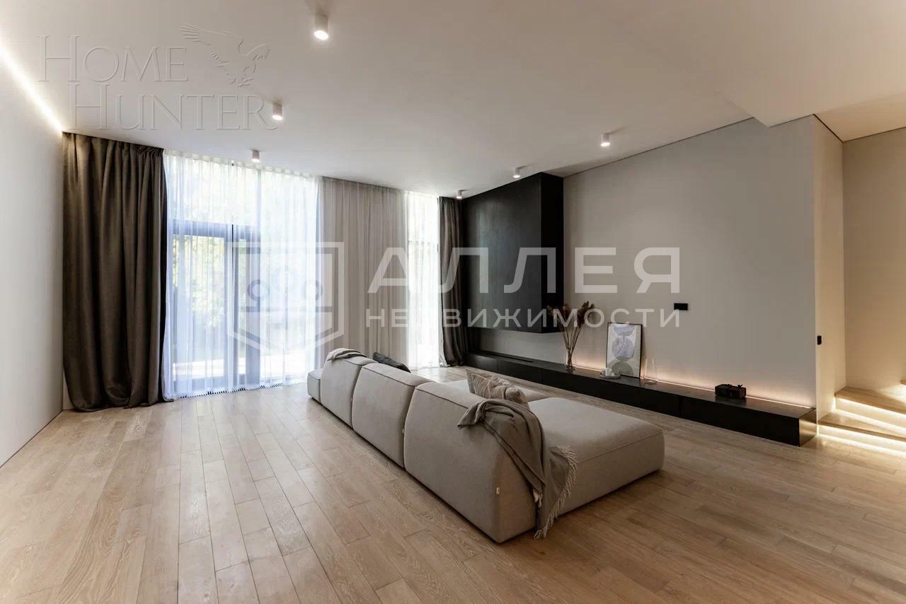 3-этажный таунхаус 244 м² с отделкой