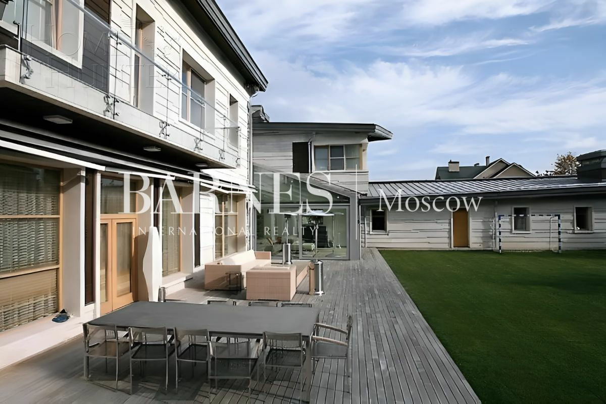 2-этажный коттедж 1 035 м² с отделкой