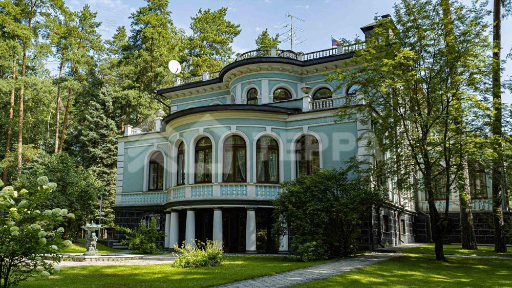 2-этажный коттедж 850 м² с отделкой