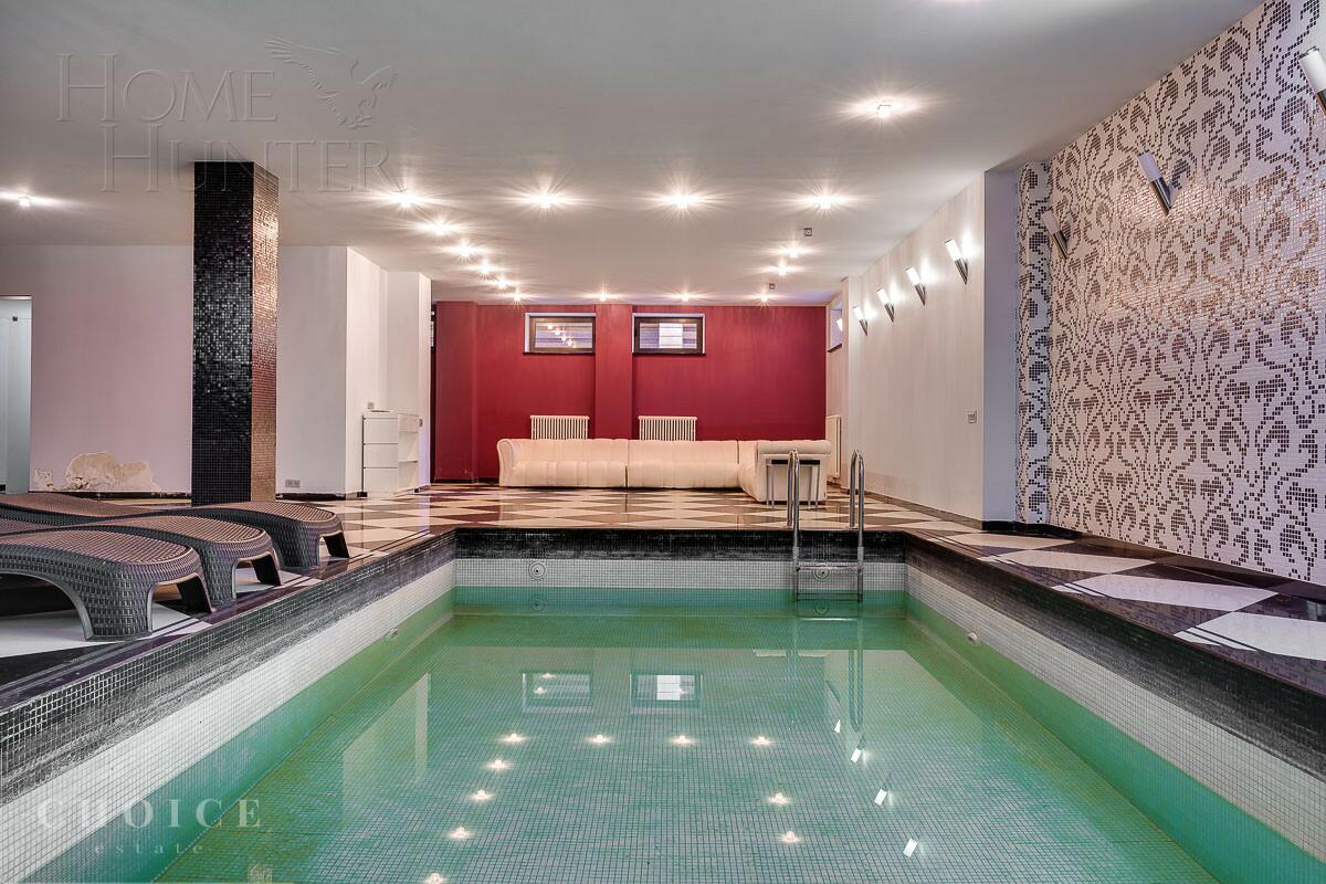 3-этажный коттедж 1 300 м² с отделкой