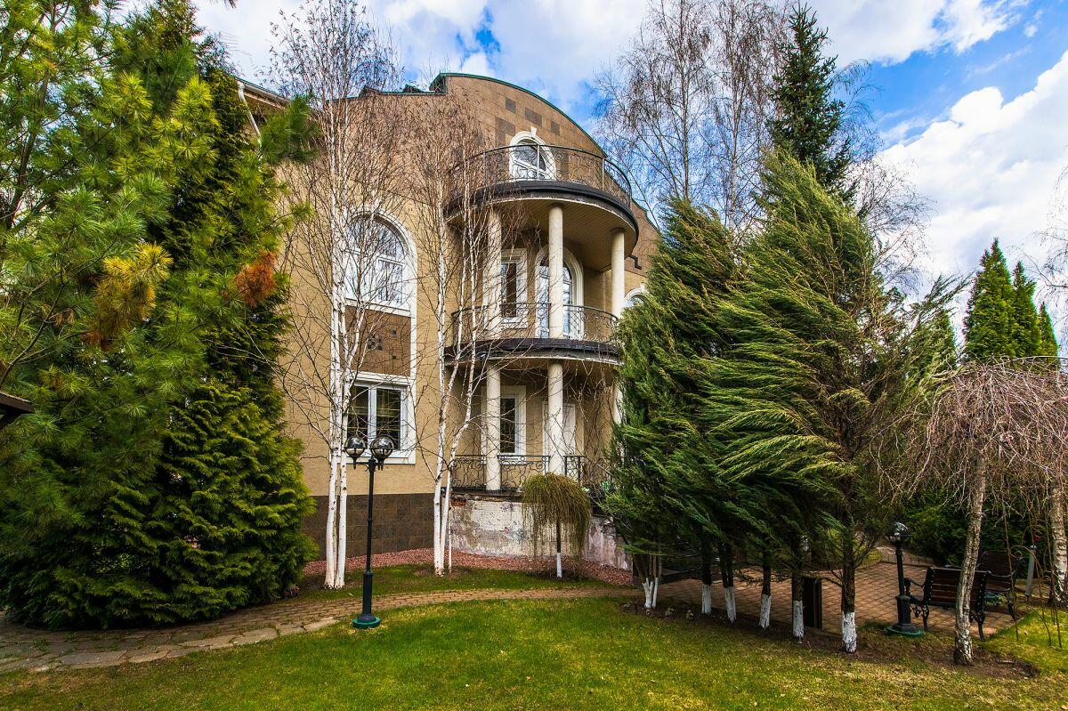 3-этажный коттедж 780 м² с отделкой