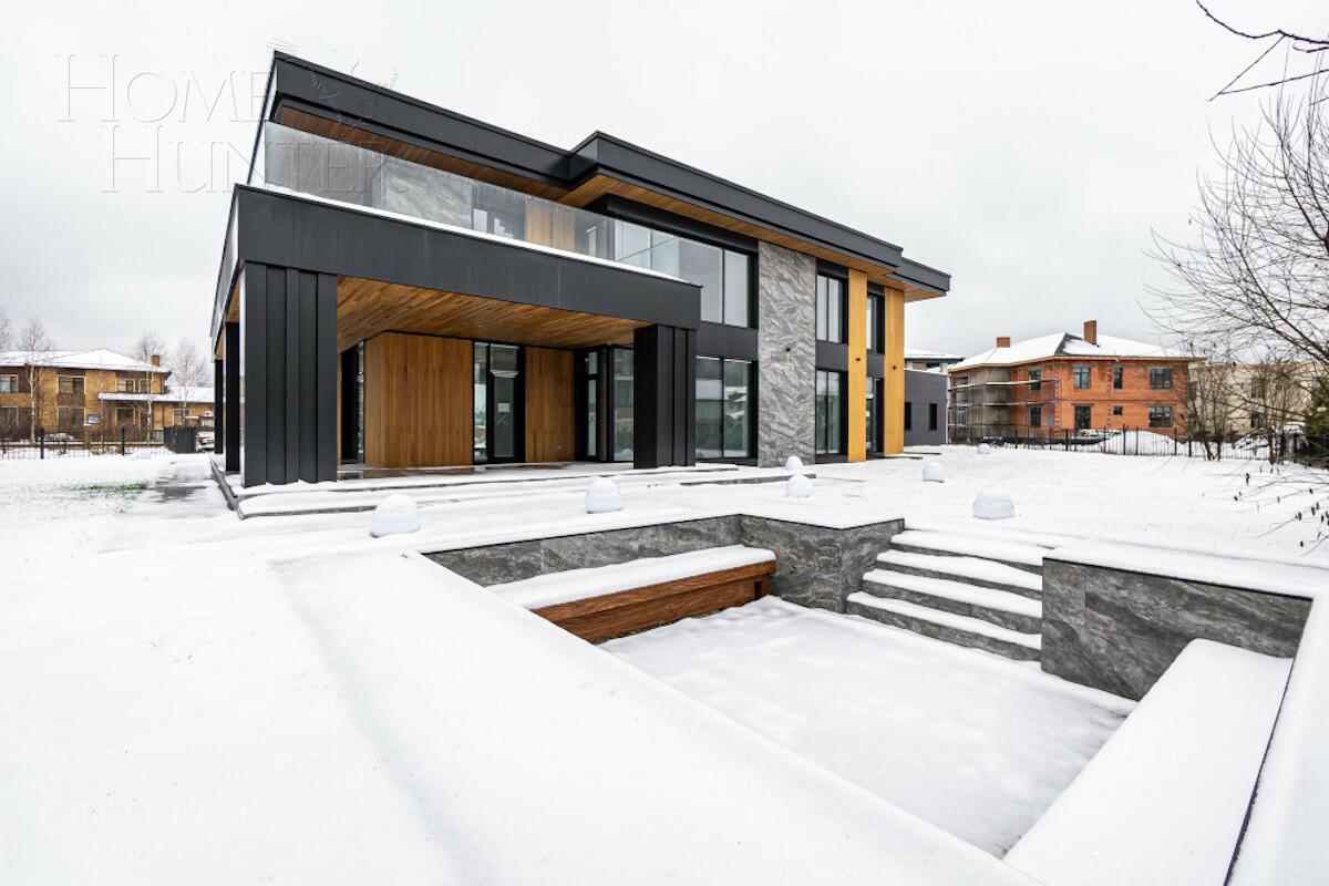 2-этажный коттедж 853.2 м² без отделки