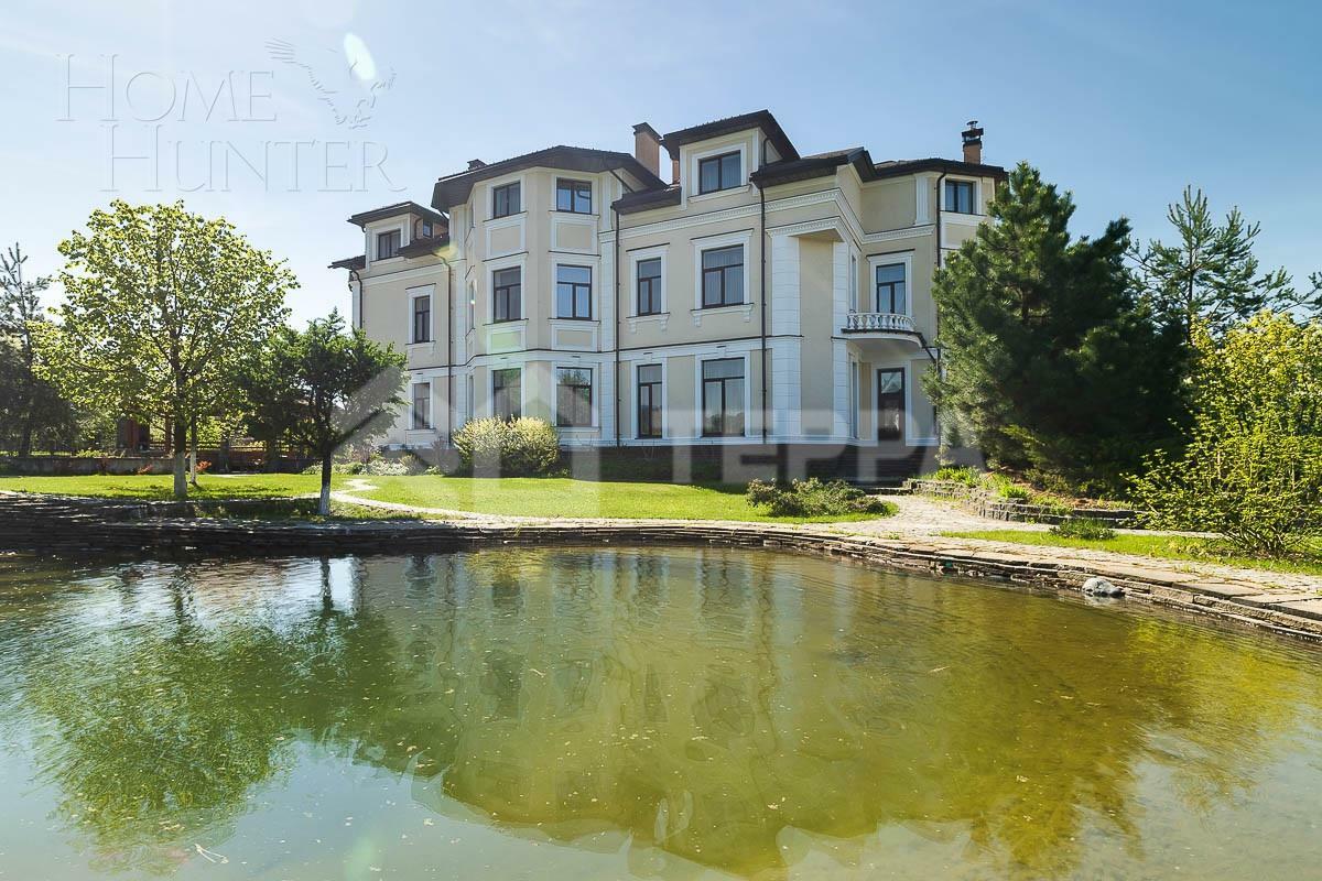 2-этажный коттедж 1 086 м² с отделкой