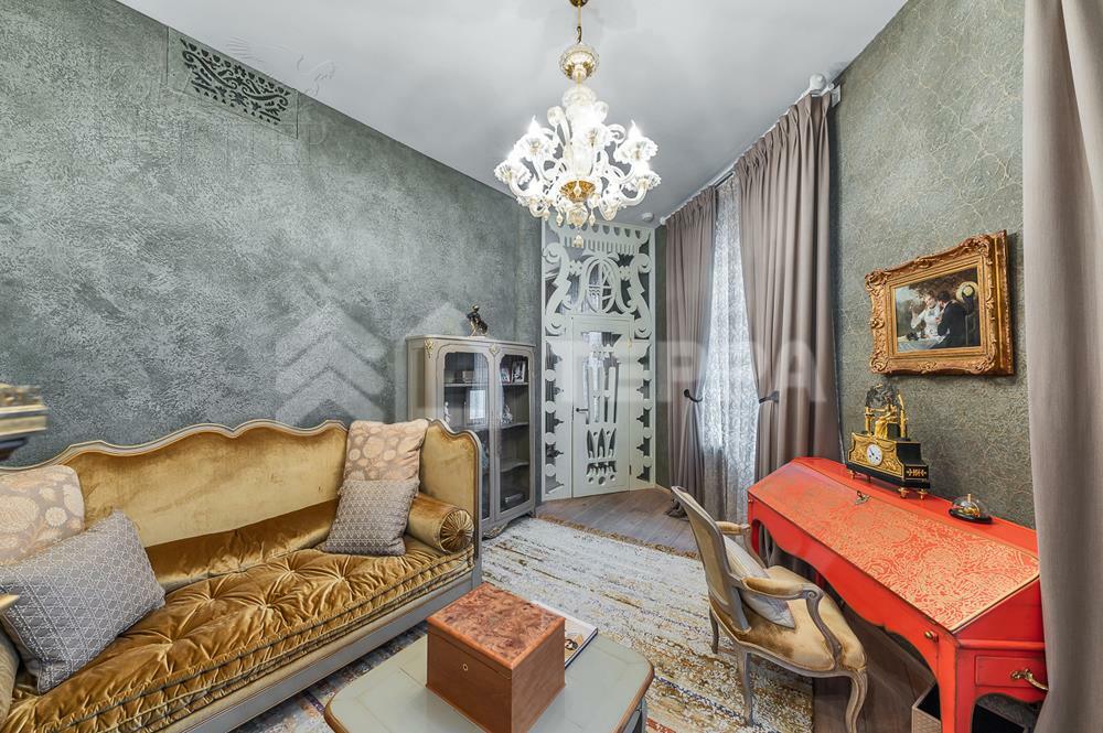 3-этажный коттедж 1 800 м² с отделкой