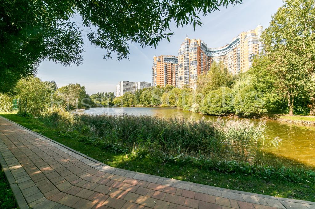 3-КОМН. КВАРТИРА С ОТДЕЛКОЙ 131 М² НА 4 ЭТАЖЕ