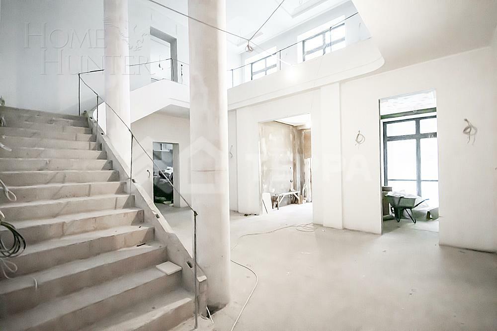 2-этажный коттедж 1 350 м² без отделки