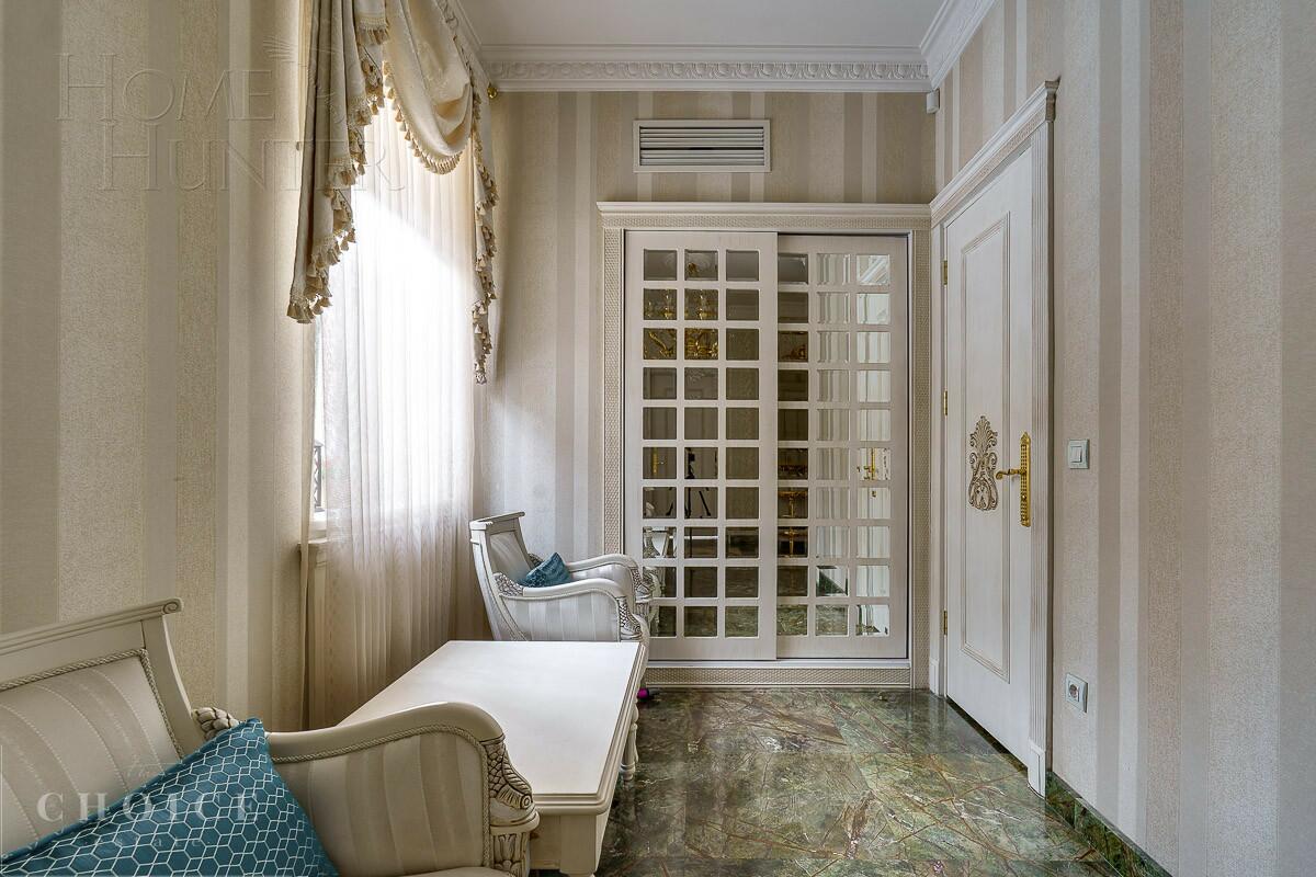 3-этажный таунхаус 400 м² с отделкой