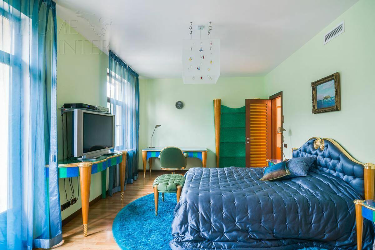 3-этажный таунхаус 350 м² с отделкой