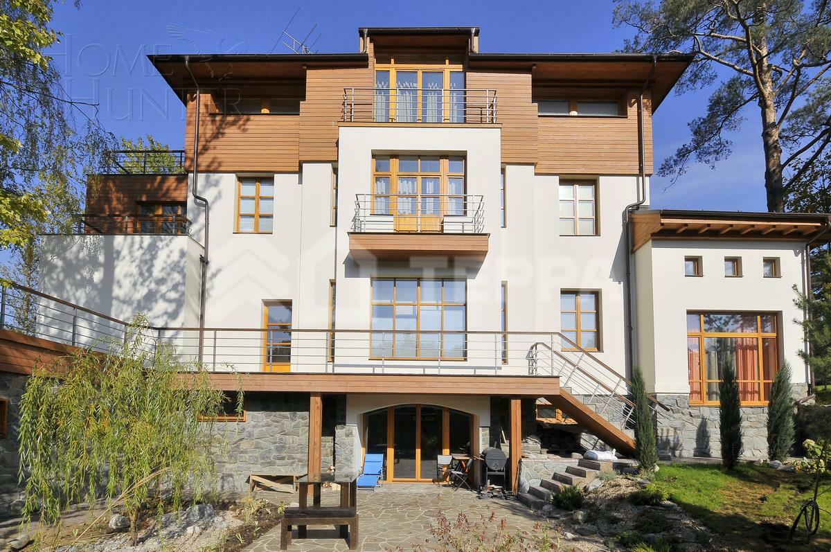 3-этажный коттедж 700 м² с отделкой