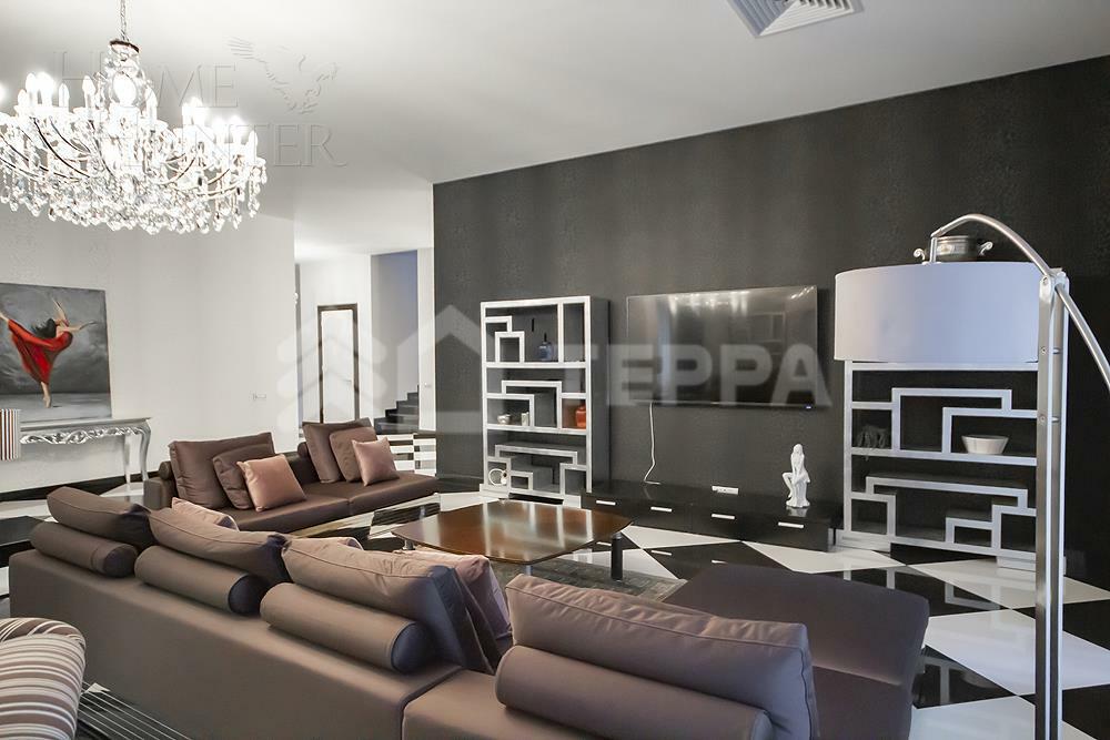 3-этажный коттедж 1 300 м² с отделкой