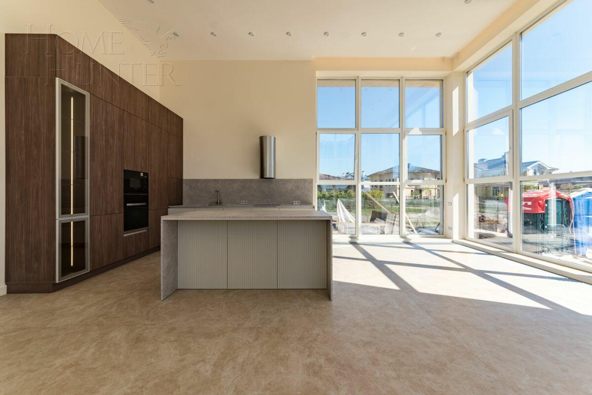 2-этажный коттедж 640 м² с отделкой