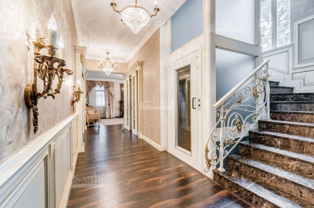 3-этажный коттедж 580 м² с отделкой