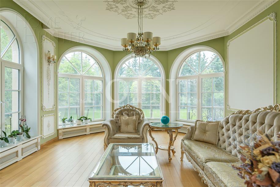 2-этажный коттедж 1 800 м² с отделкой