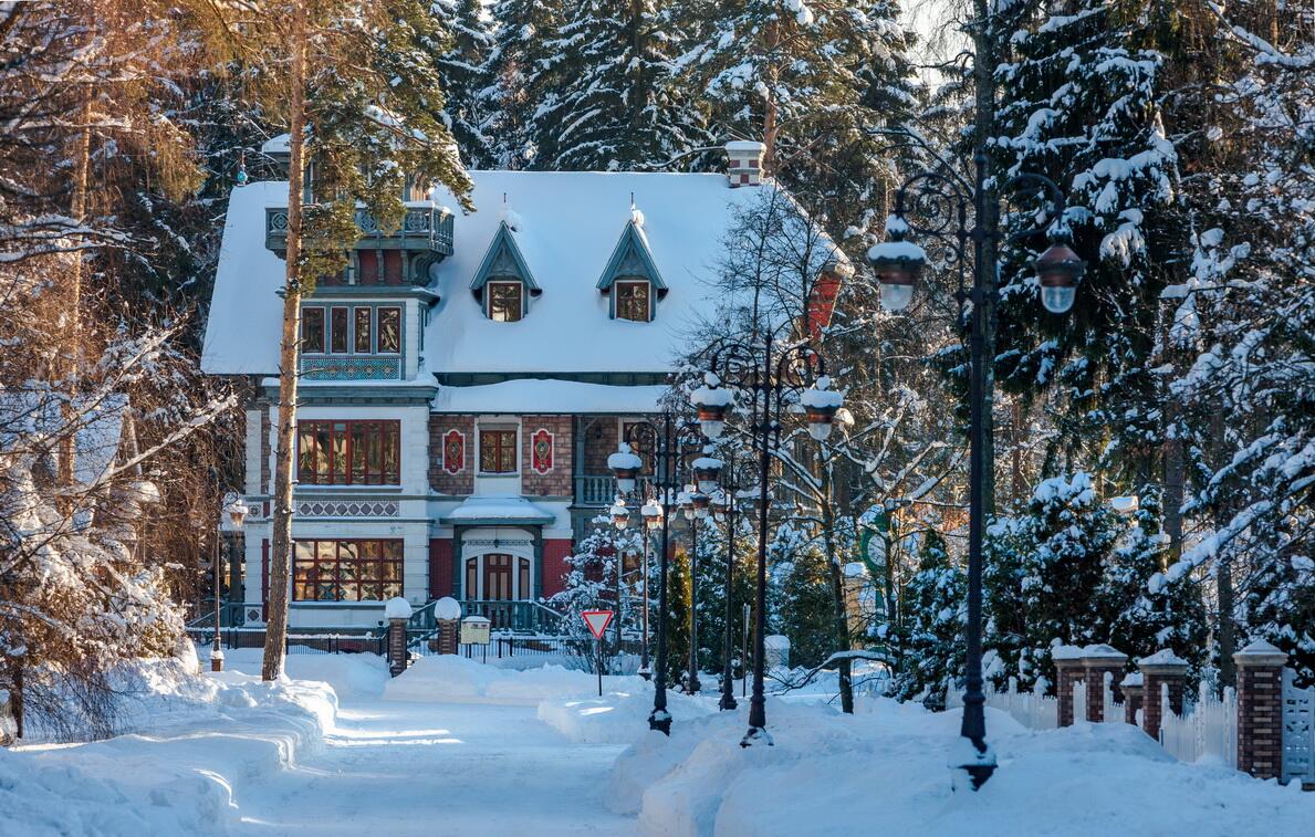 3-этажный коттедж 697 м² с отделкой