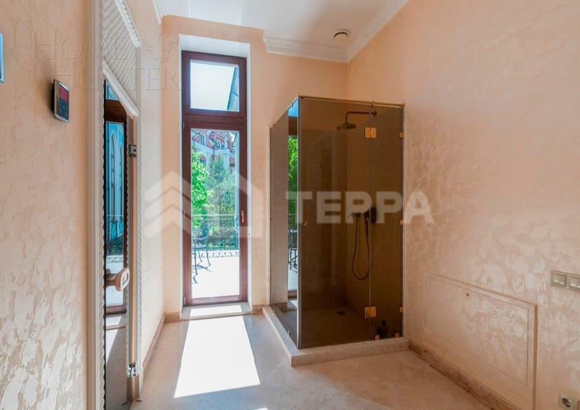 3-этажный коттедж 1 800 м² с отделкой