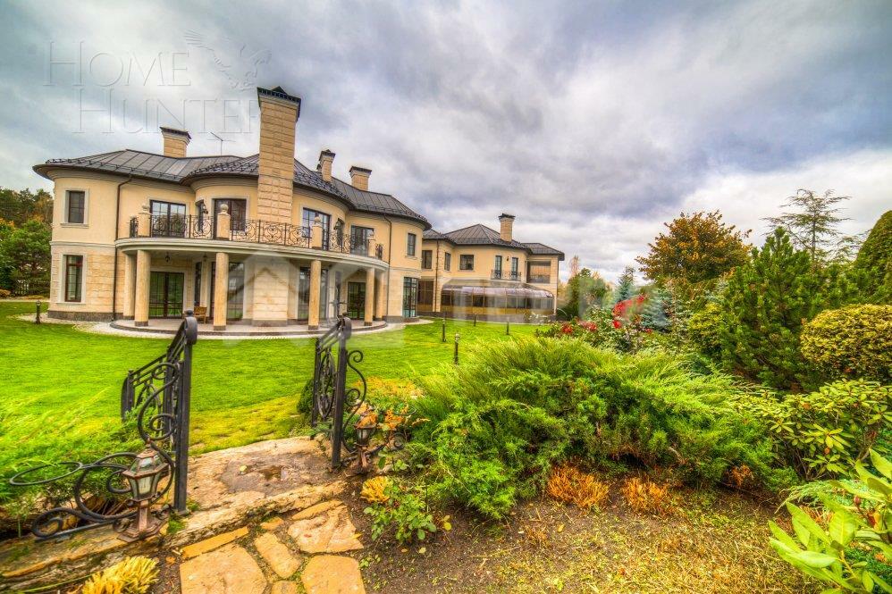 2-этажный коттедж 1 400 м² с отделкой