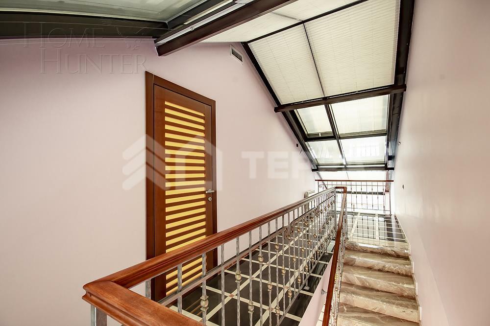 3-этажный таунхаус 350 м² с отделкой