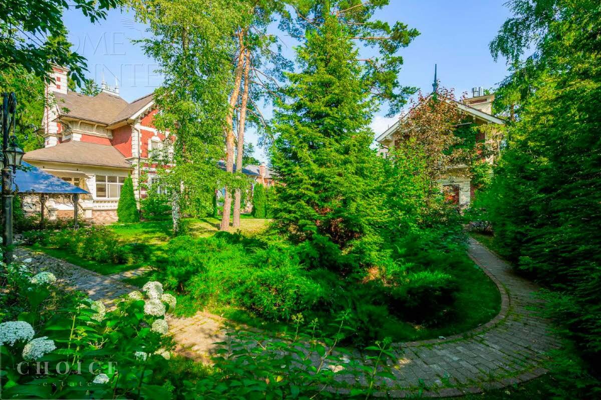 3-этажный коттедж 580 м² с отделкой