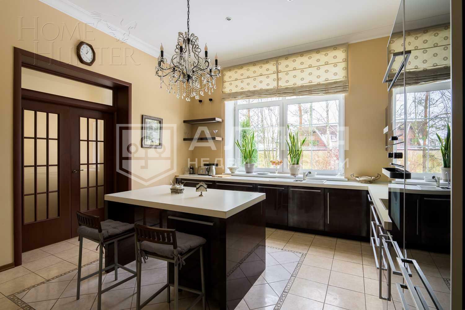 2-этажный коттедж 2 100 м² с отделкой