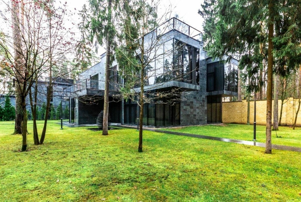 2-этажный коттедж 680 м² с отделкой