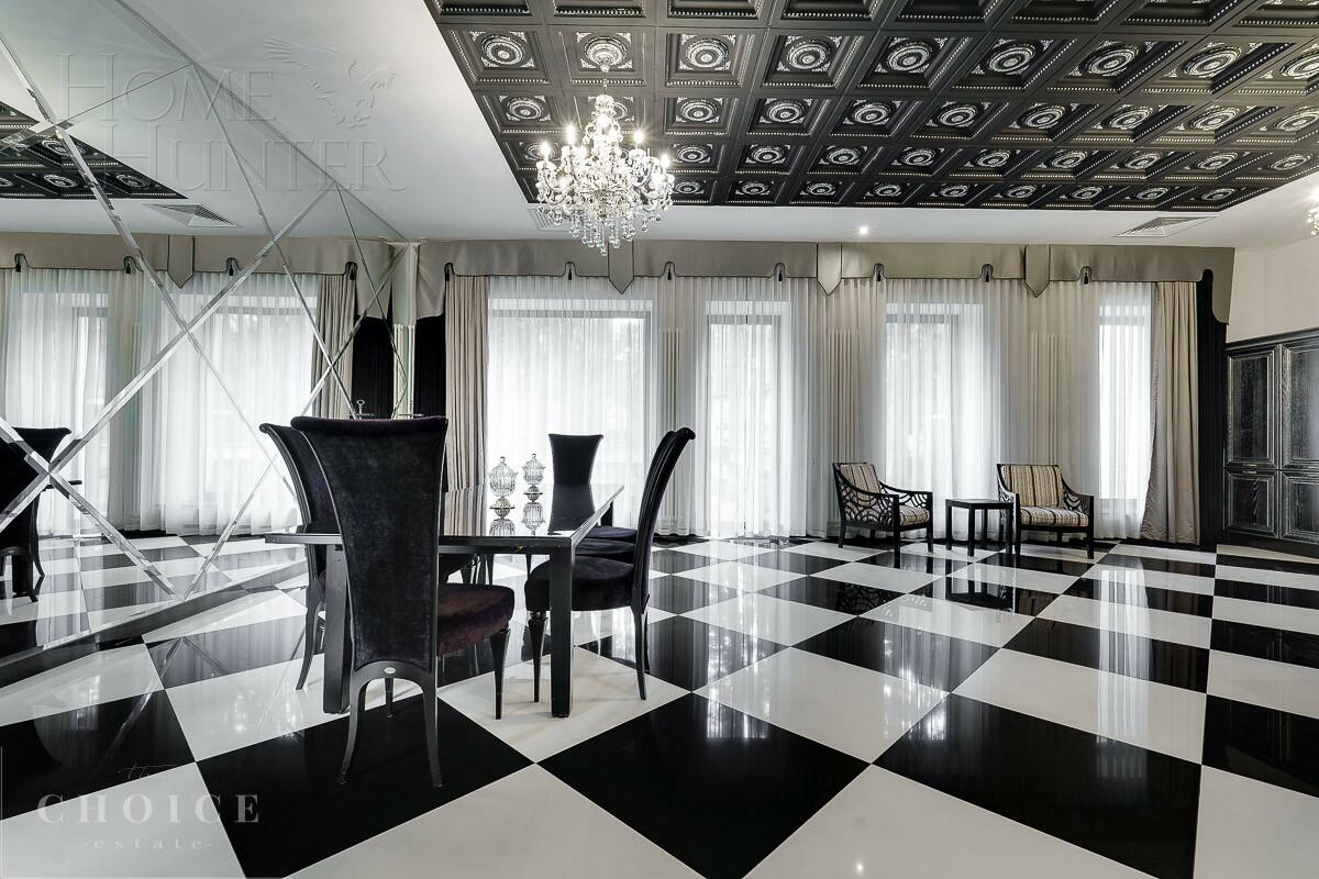 3-этажный коттедж 1 300 м² с отделкой