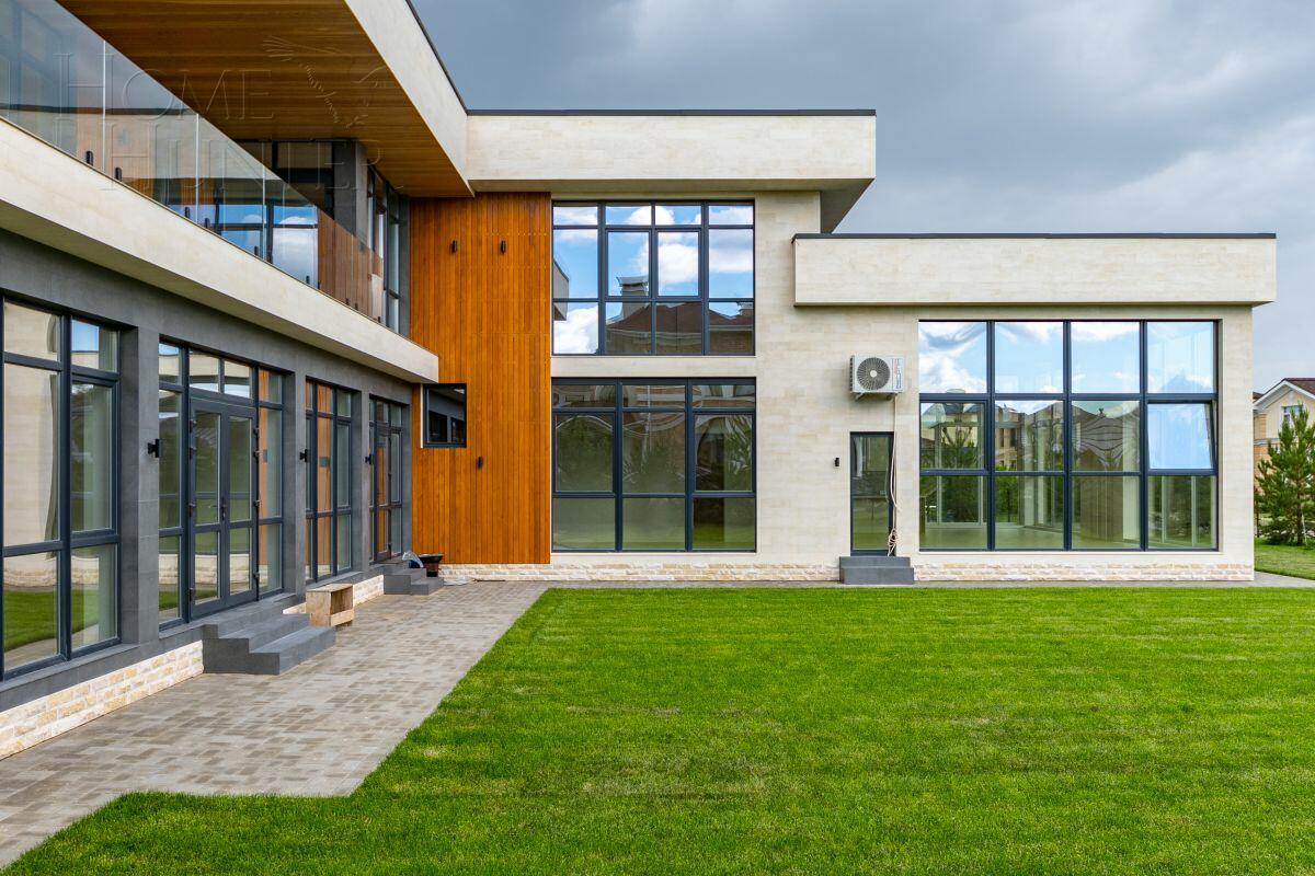 2-этажный коттедж 640 м² с отделкой