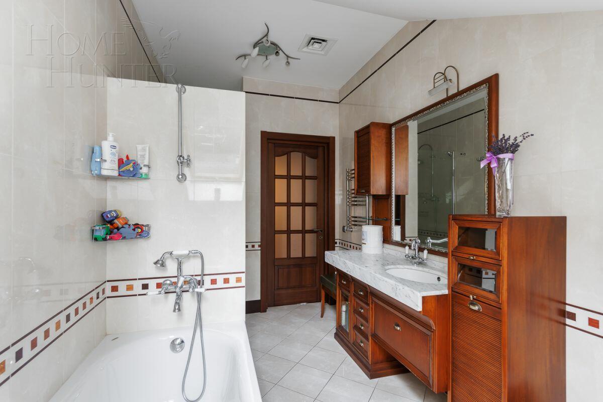 2-этажный коттедж 398.2 м² с отделкой