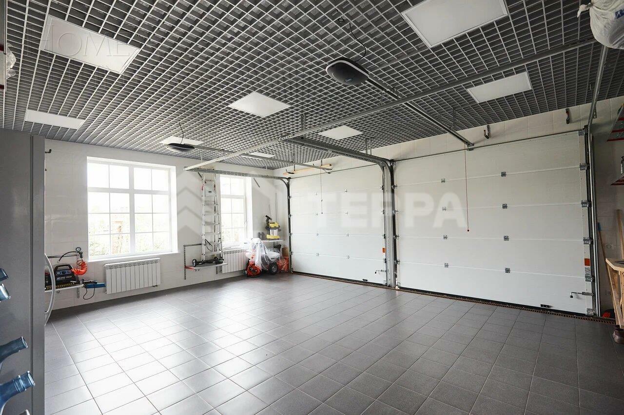 3-этажный коттедж 550 м² с отделкой