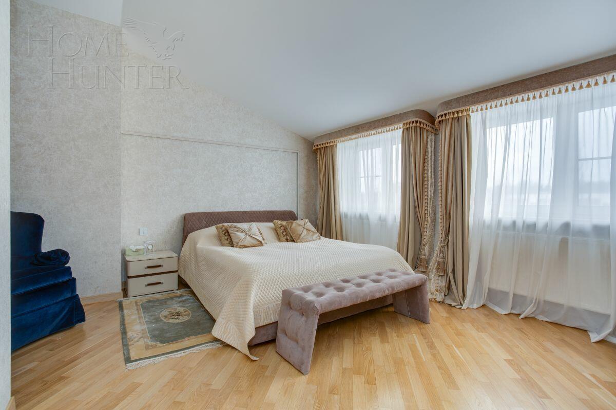 3-этажный таунхаус 300 м² с отделкой