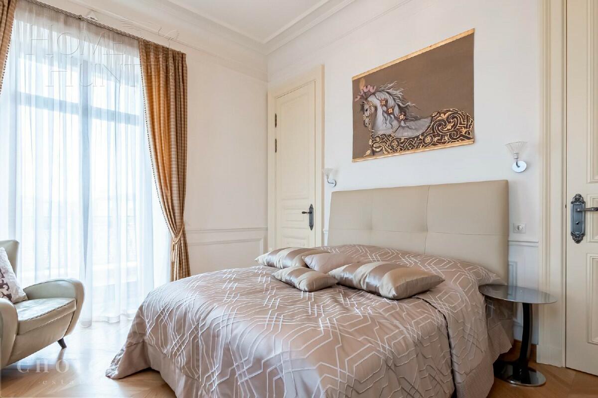 2-этажный коттедж 1 100 м² с отделкой