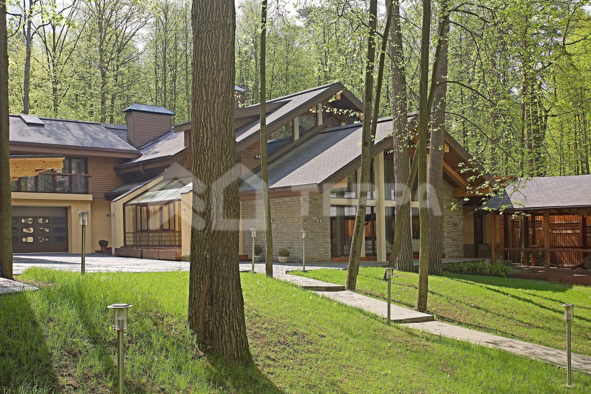 2-этажный коттедж 680 м² с отделкой