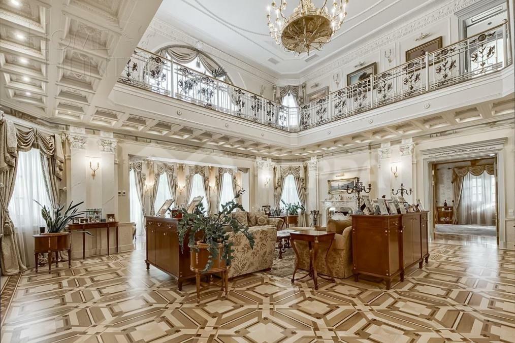 КОТТЕДЖ 1 800 м² с отделкой