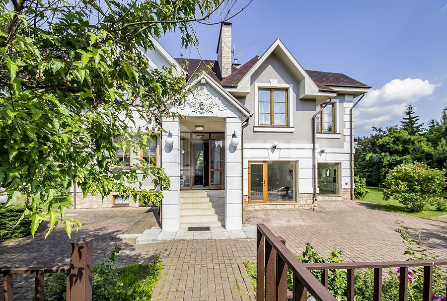 2-этажный коттедж 250 м² с отделкой