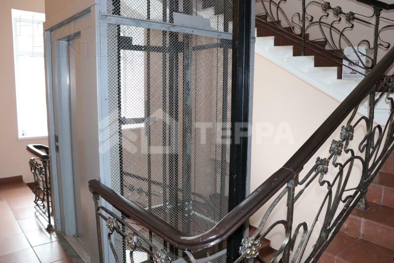 7-КОМН. КВАРТИРА С ОТДЕЛКОЙ 193.5 М² НА 3 ЭТАЖЕ