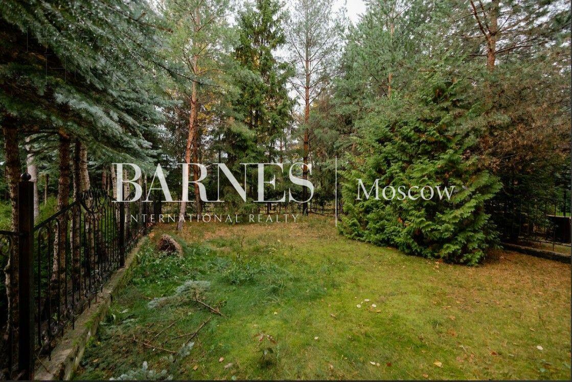 3-этажный таунхаус 350 м² с отделкой