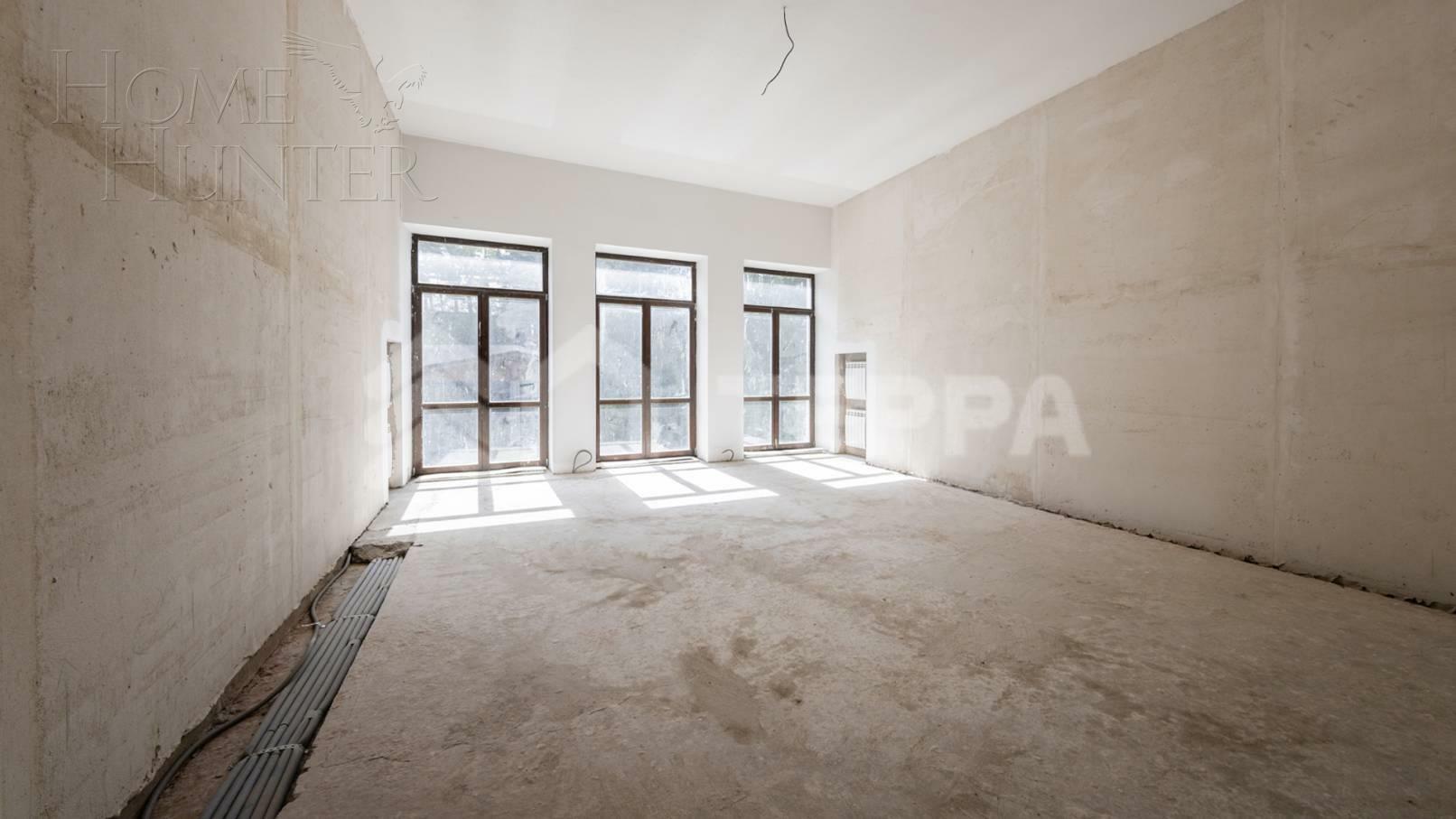 2-этажный коттедж 1 300 м² без отделки