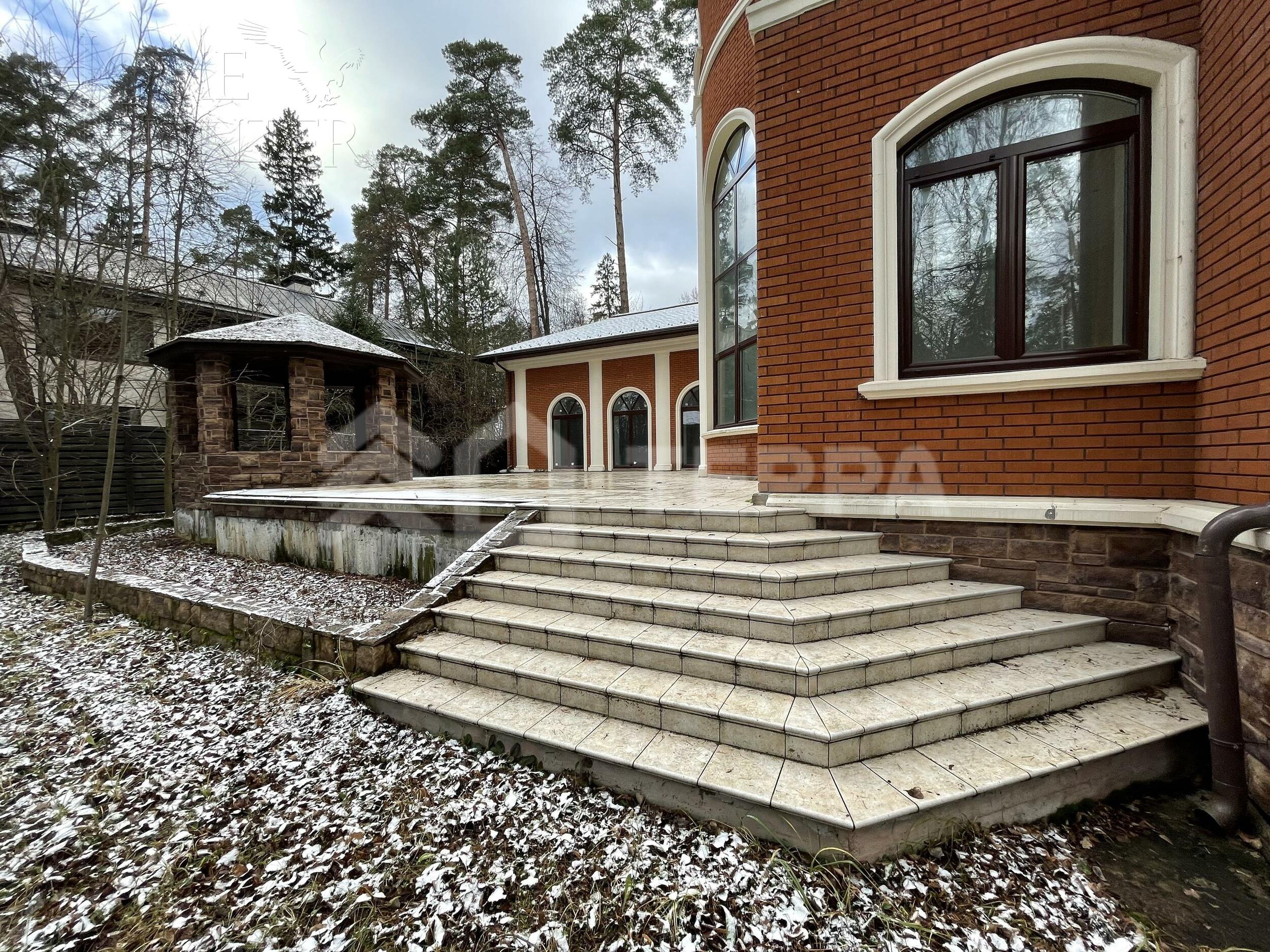 2-этажный коттедж 1 117 м² без отделки