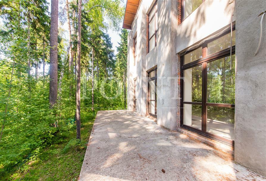 2-этажный коттедж 1 350 м² без отделки