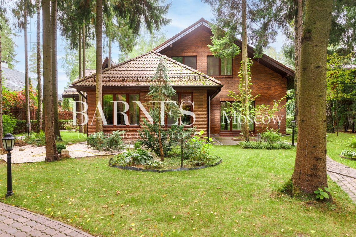 2-этажный коттедж 398.2 м² с отделкой