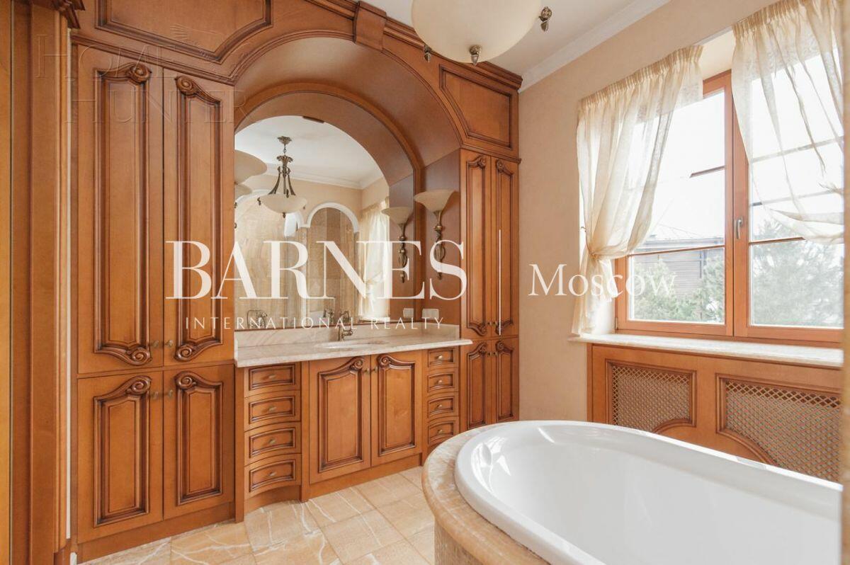 2-этажный коттедж 1 400 м² с отделкой