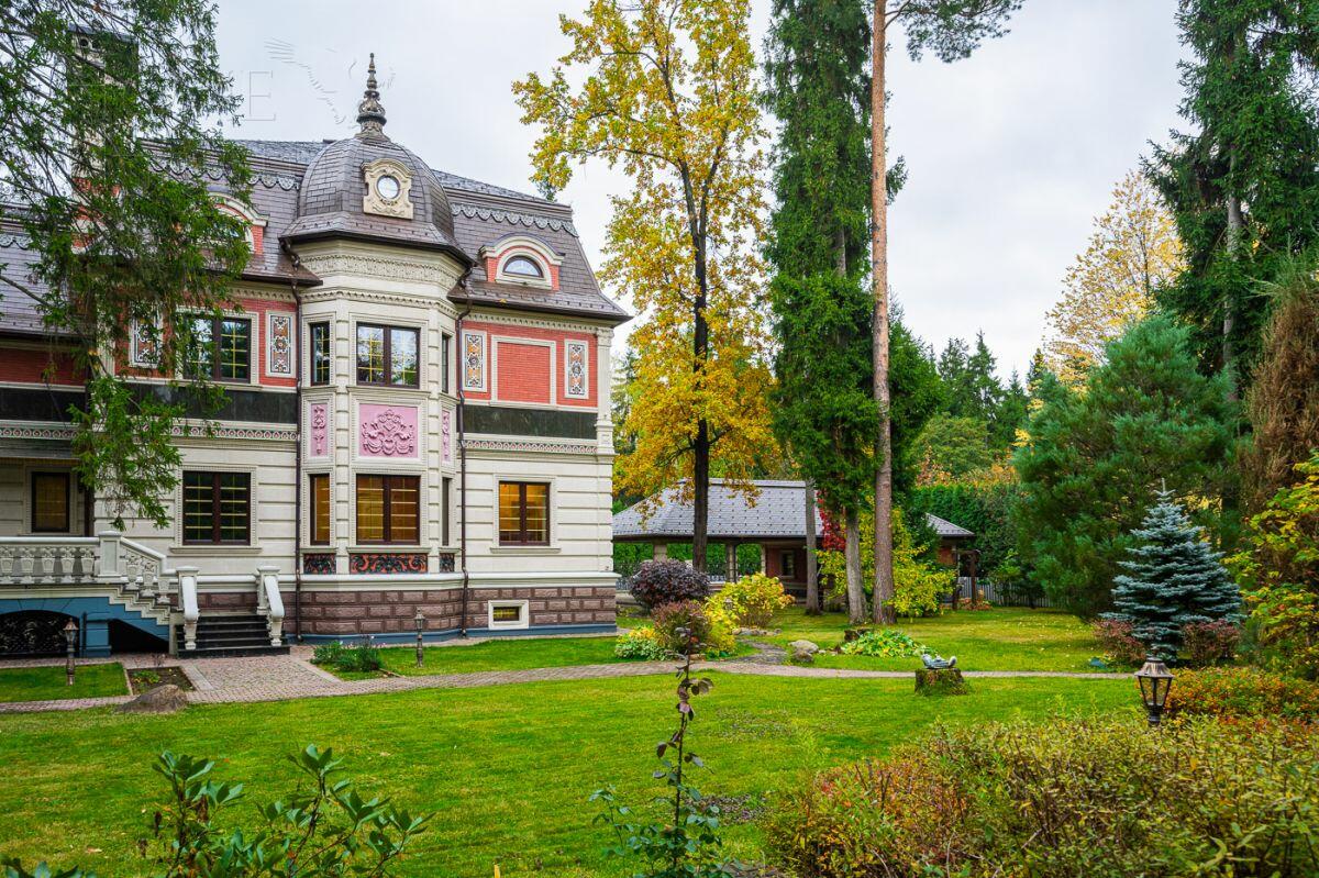 2-этажный коттедж 785 м² с отделкой