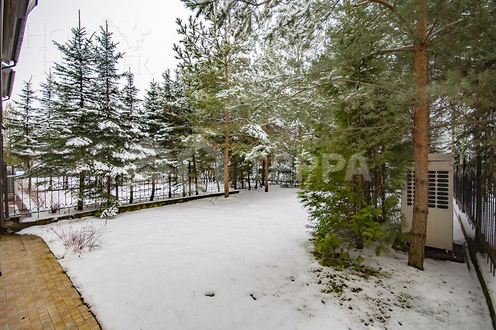 3-этажный таунхаус 350 м² с отделкой