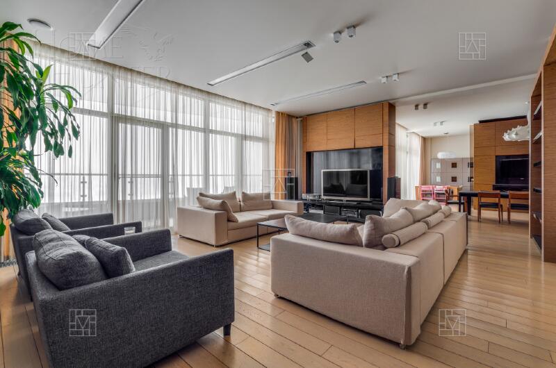 7-КОМН. КВАРТИРА С ОТДЕЛКОЙ 330 М² НА 2 ЭТАЖЕ