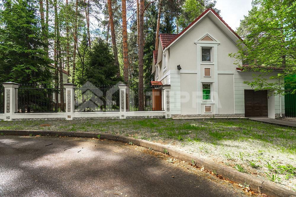 2-этажный коттедж 1 250 м² с отделкой