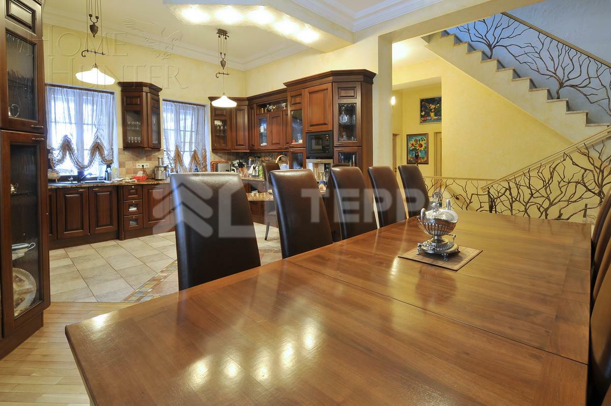 2-этажный коттедж 550 м² с отделкой