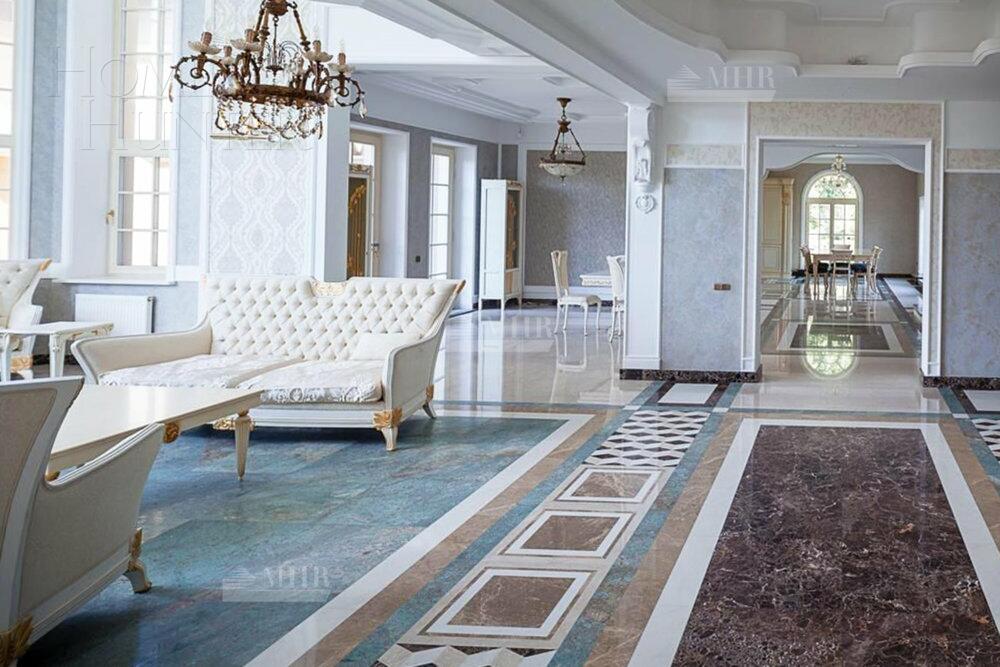 2-этажный коттедж 1 700 м² с отделкой