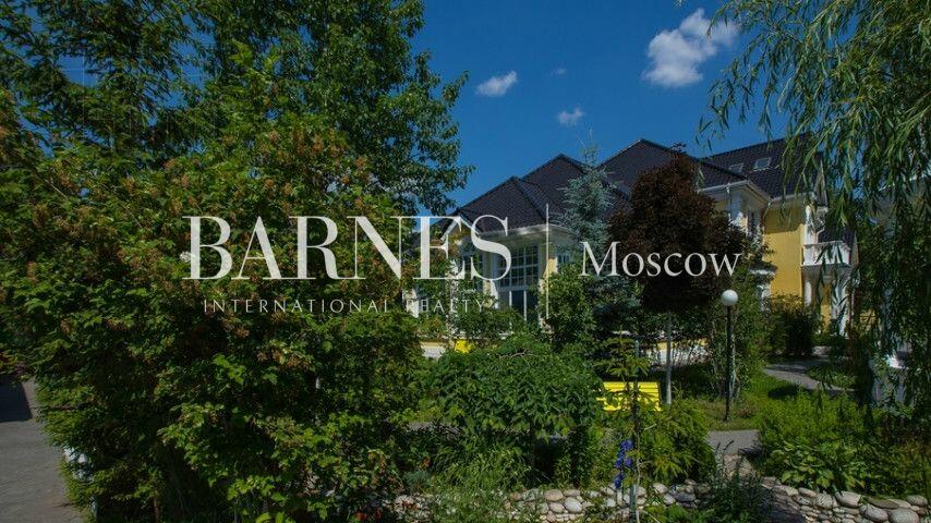 2-этажный коттедж 800 м² с отделкой